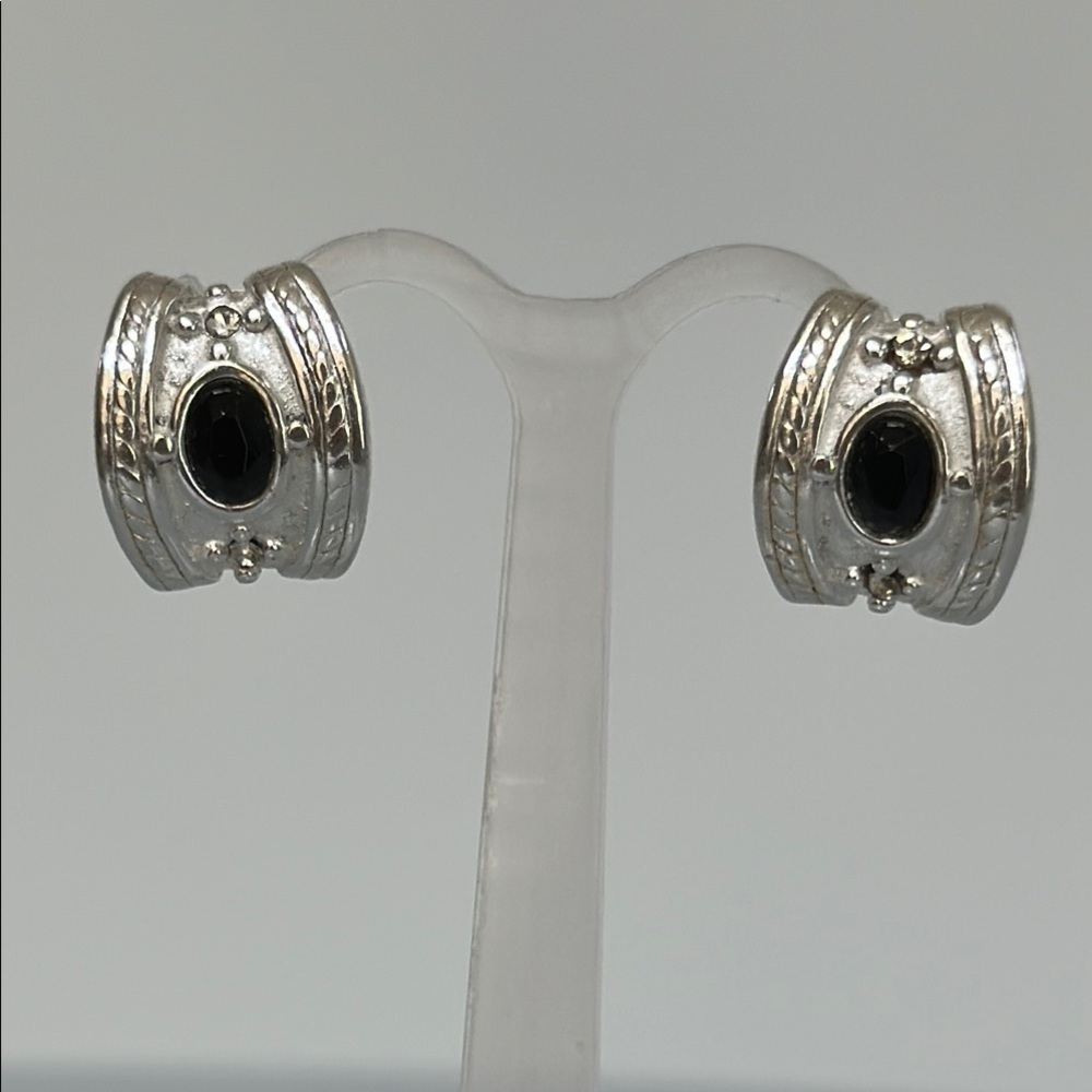 925 Silver Onyx And Black Half-Hoop Earrings With Textured Finish
